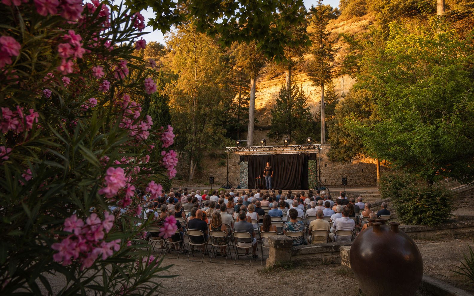 Théâtre de Verdure du Parc de la Poudrerie pendant le Festival L’Étang de Rire